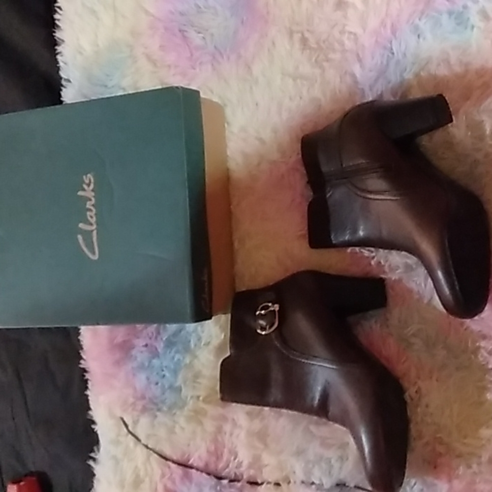 Clark's ankle boots brown size 8 never been worn